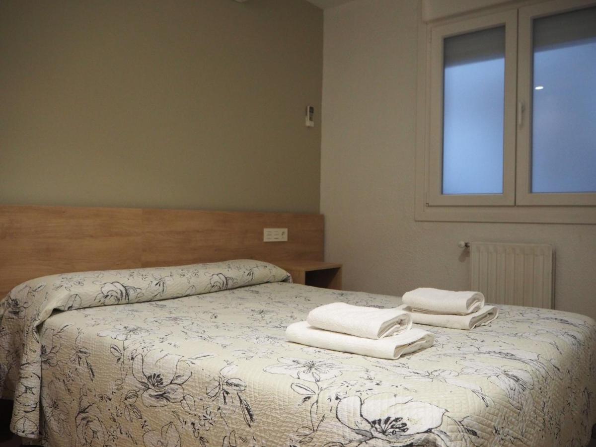Pension Acella Памплона Экстерьер фото