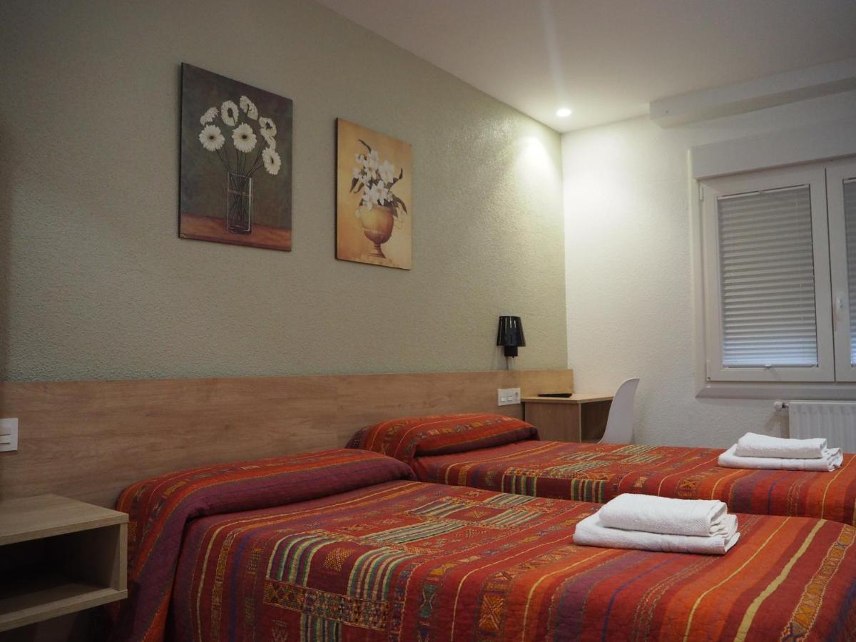 Pension Acella Памплона Экстерьер фото