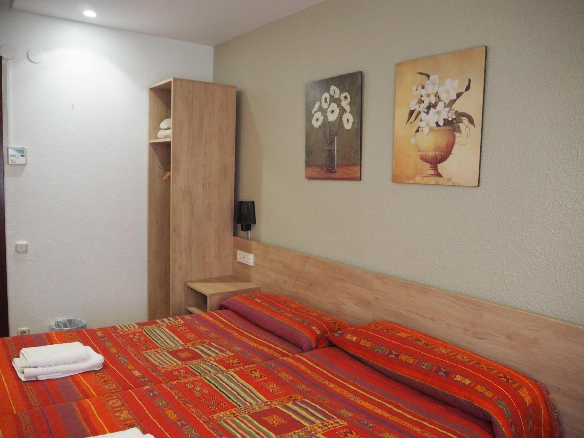Pension Acella Памплона Экстерьер фото